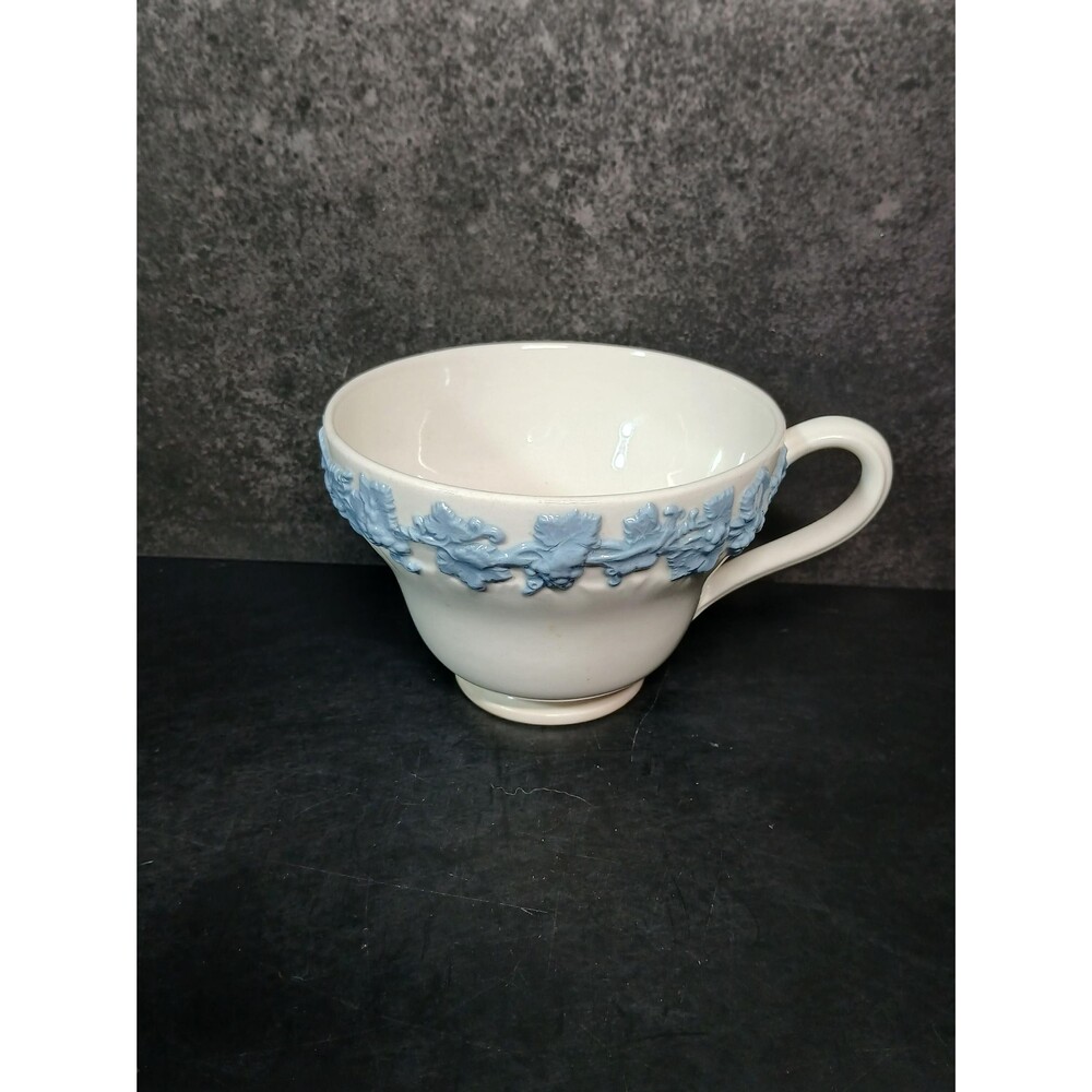 Wedgwood Queen’s Ware Blue on White Embossed Coffee Cups Pair Mixed Condition - Picture 11 of 16